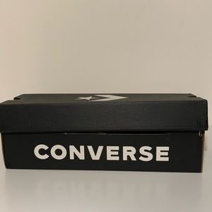 In box Light redwood Low top converse